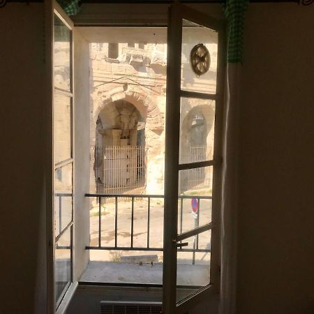 Réveil vue sur les Arènes Apartamento Arlés Exterior foto