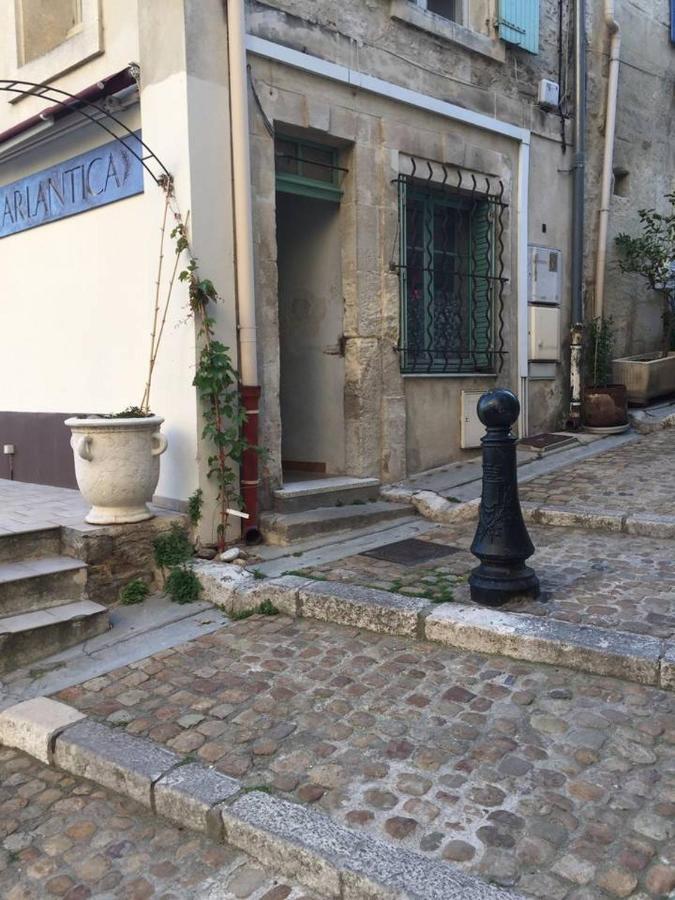 Réveil vue sur les Arènes Apartamento Arlés Exterior foto